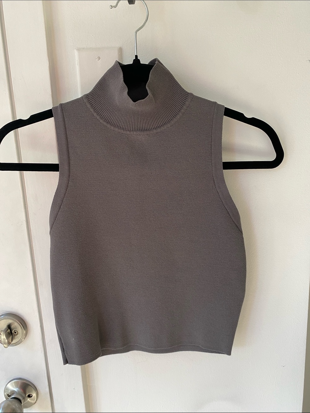 Zara Sleeveless Mock Neck Women's Top - Gray